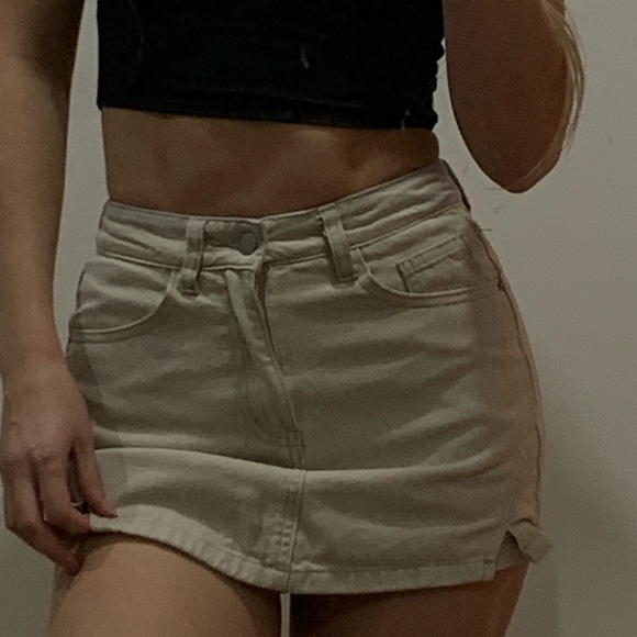 Zara Beige Women's Shorts - Picture 2 of 8
